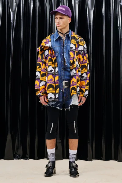 Look 25